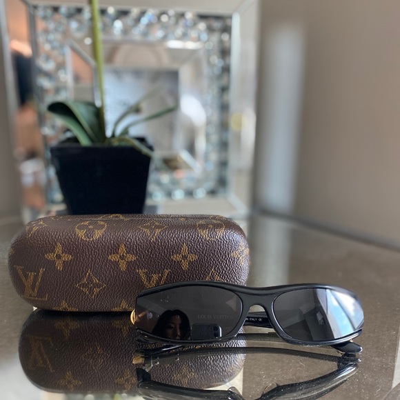 Louis Vuitton Vintage Style Thin Sunglasses - Picture 1 of 3